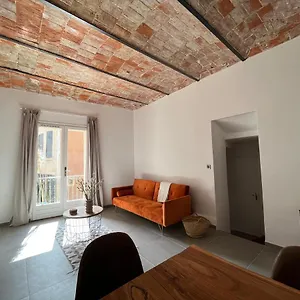 https://charmant-appartement-en-plein-coeur-de-village.hotels-rhonealpes.com